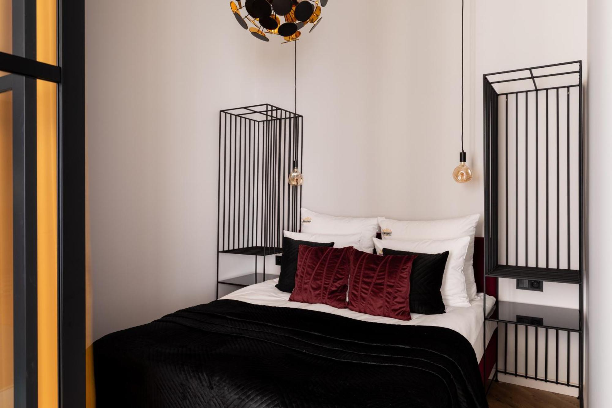 Old Town Charm & Chic By Downtown Apartments — Photos 1